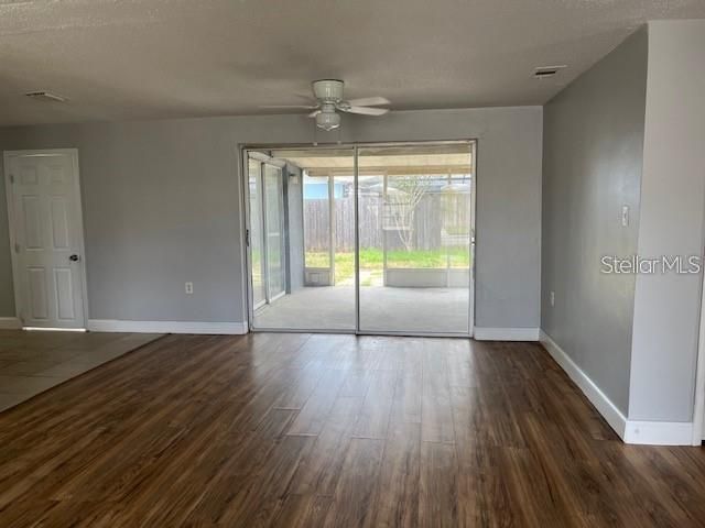Active With Contract: $1,695 (3 beds, 2 baths, 1196 Square Feet)