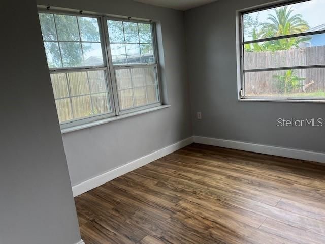 Active With Contract: $1,695 (3 beds, 2 baths, 1196 Square Feet)