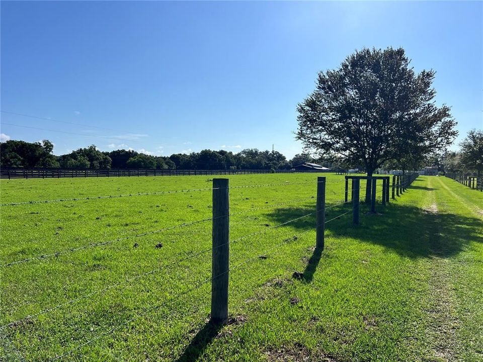 For Sale: $925,000 (10.00 acres)