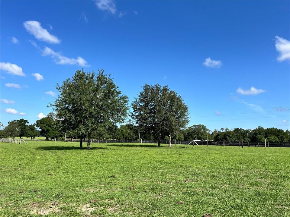 For Sale: $925,000 (10.00 acres)