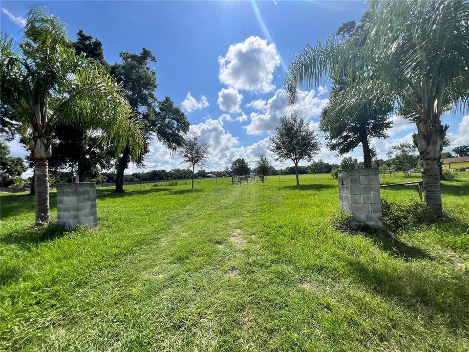 For Sale: $925,000 (10.00 acres)