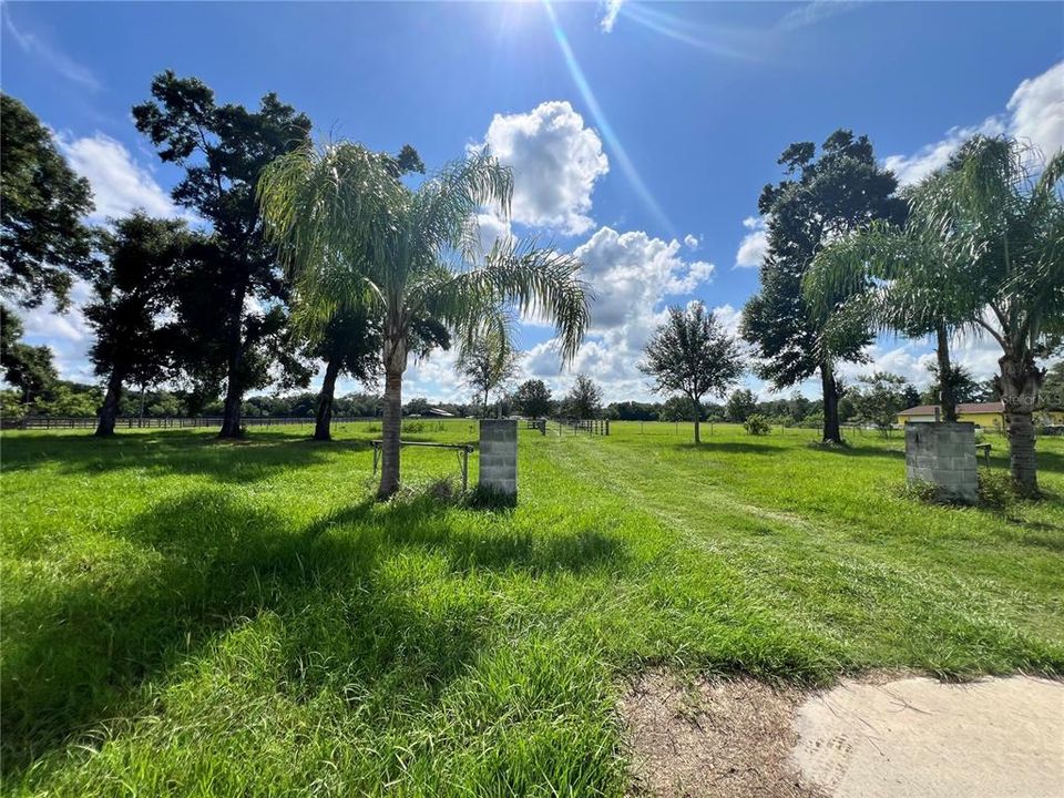 For Sale: $925,000 (10.00 acres)