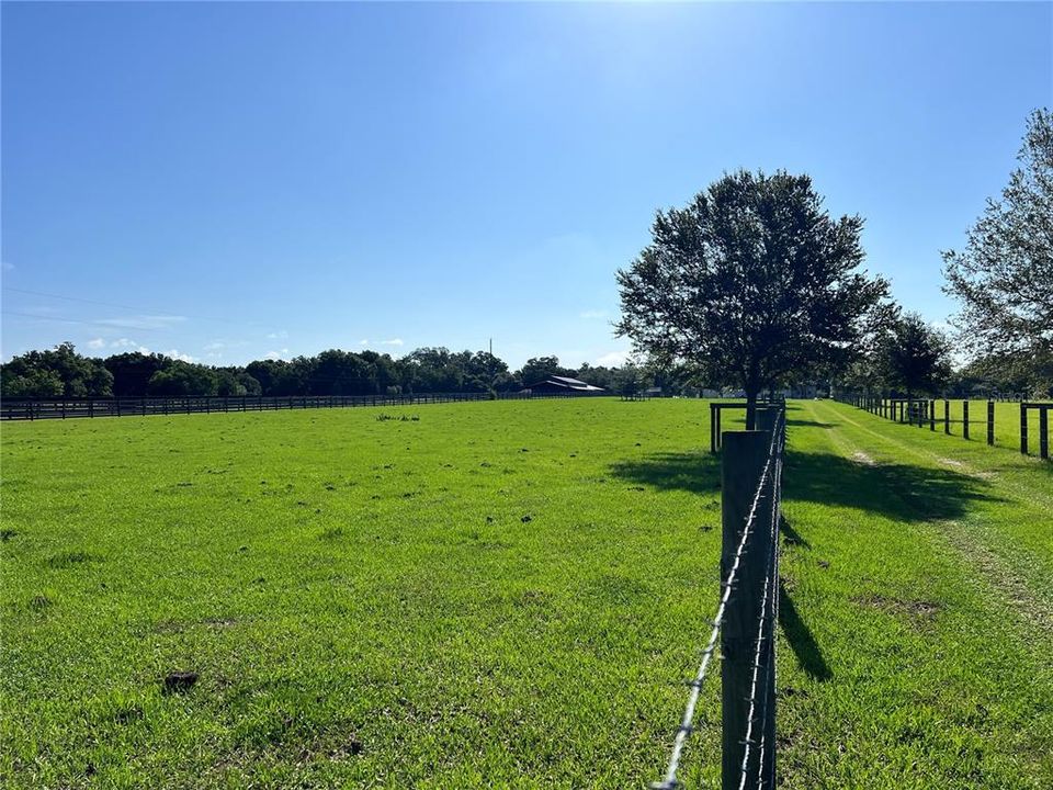 For Sale: $925,000 (10.00 acres)