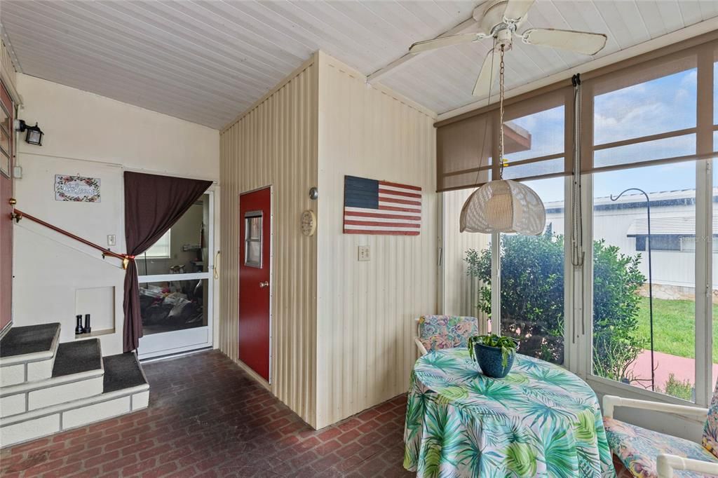 待售: $149,500 (2 贝兹, 2 浴室, 984 平方英尺)