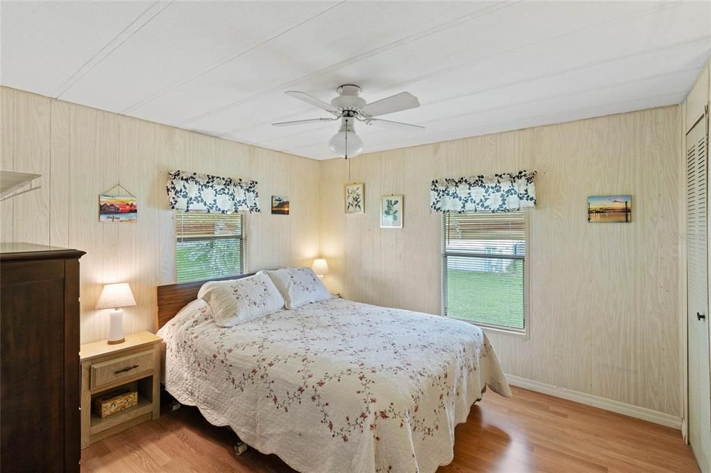 待售: $149,500 (2 贝兹, 2 浴室, 984 平方英尺)