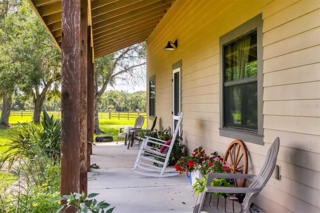 For Sale: $1,500,000 (2 beds, 1 baths, 1200 Square Feet)