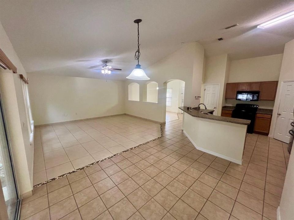 En Venta: $355,000 (3 camas, 2 baños, 1673 Pies cuadrados)