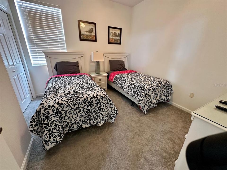 En Venta: $999,950 (5 camas, 4 baños, 3653 Pies cuadrados)