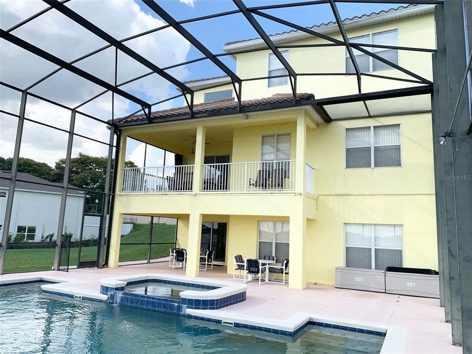 En Venta: $999,950 (5 camas, 4 baños, 3653 Pies cuadrados)