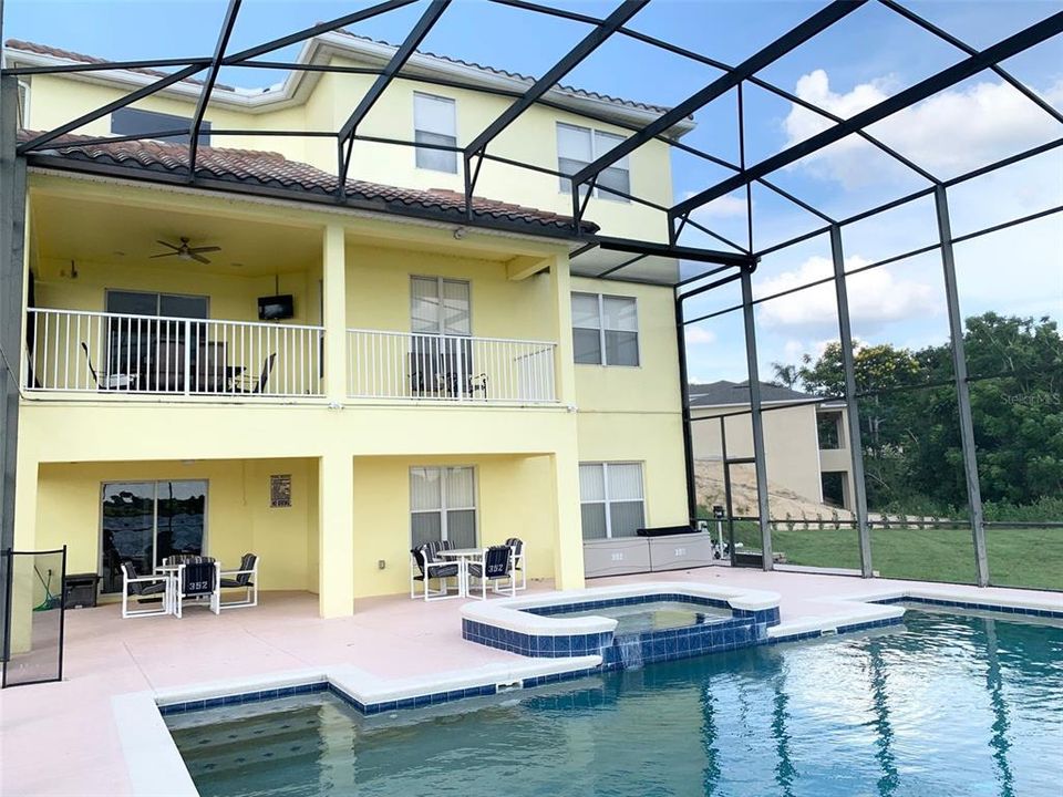 En Venta: $999,950 (5 camas, 4 baños, 3653 Pies cuadrados)