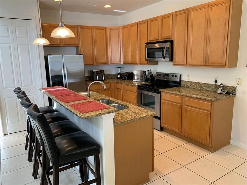 En Venta: $999,950 (5 camas, 4 baños, 3653 Pies cuadrados)