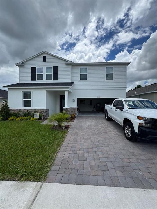 Recently Sold: $535,000 (5 beds, 3 baths, 2566 Square Feet)