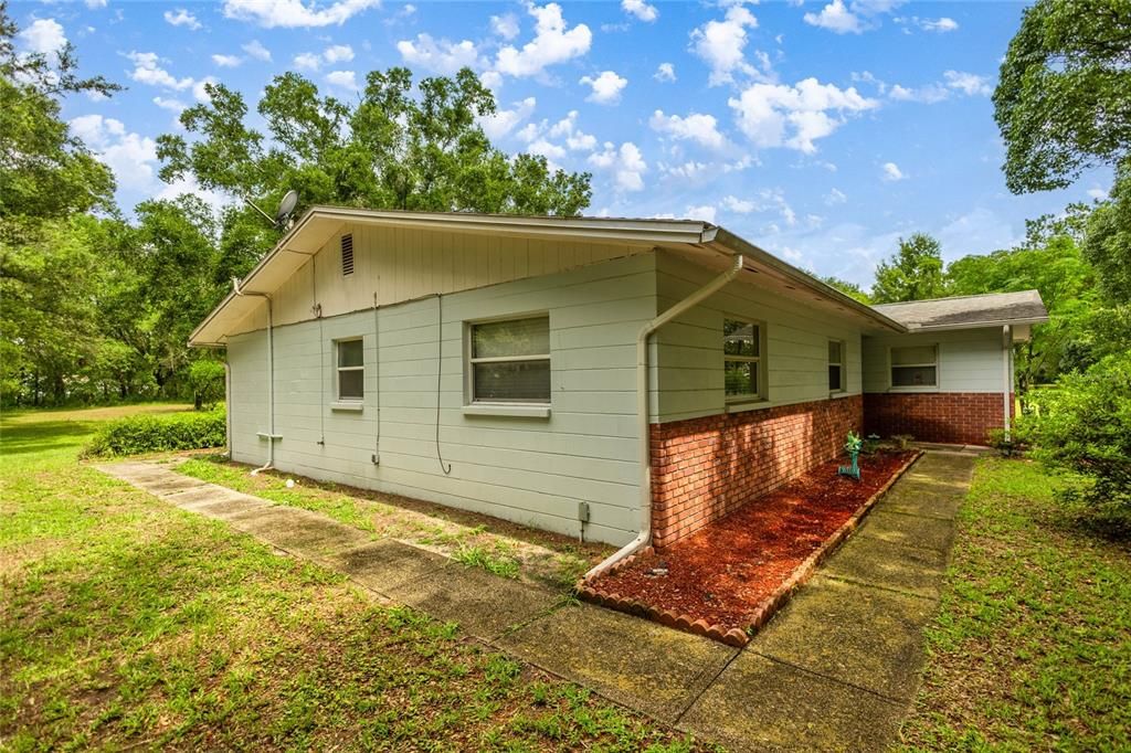 待售: $259,900 (3 贝兹, 2 浴室, 1486 平方英尺)