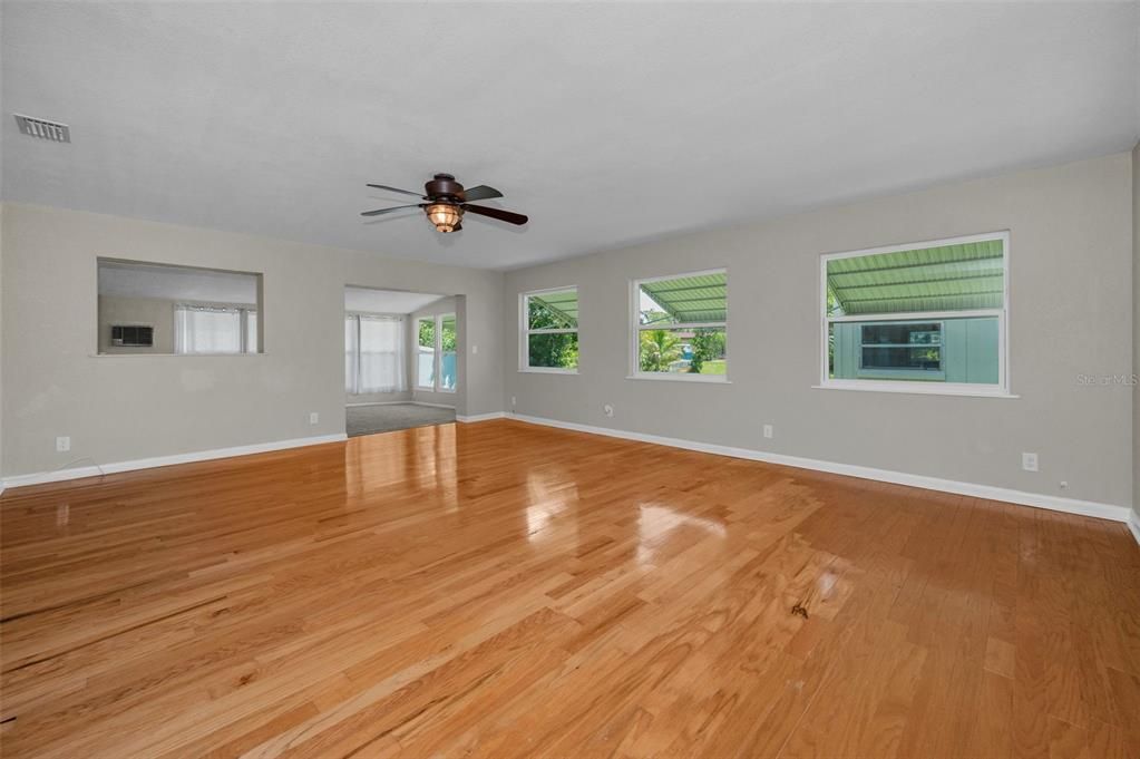 待售: $419,900 (3 贝兹, 2 浴室, 1747 平方英尺)