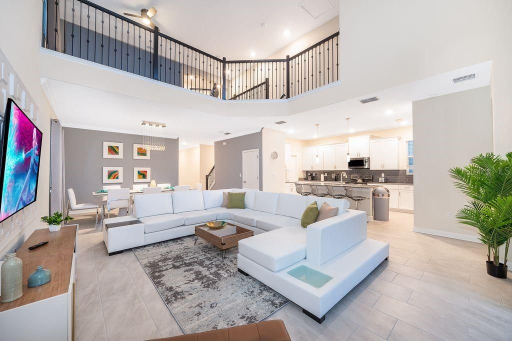 For Sale: $689,000 (5 beds, 5 baths, 2996 Square Feet)