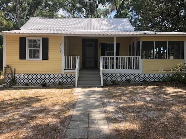 Recently Rented: $1,250 (2 beds, 1 baths, 937 Square Feet)