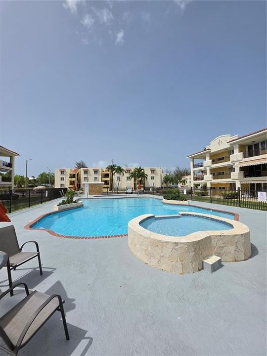 For Sale: $500,000 (2 beds, 2 baths, 1502 Square Feet)