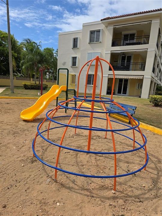 For Sale: $500,000 (2 beds, 2 baths, 1502 Square Feet)