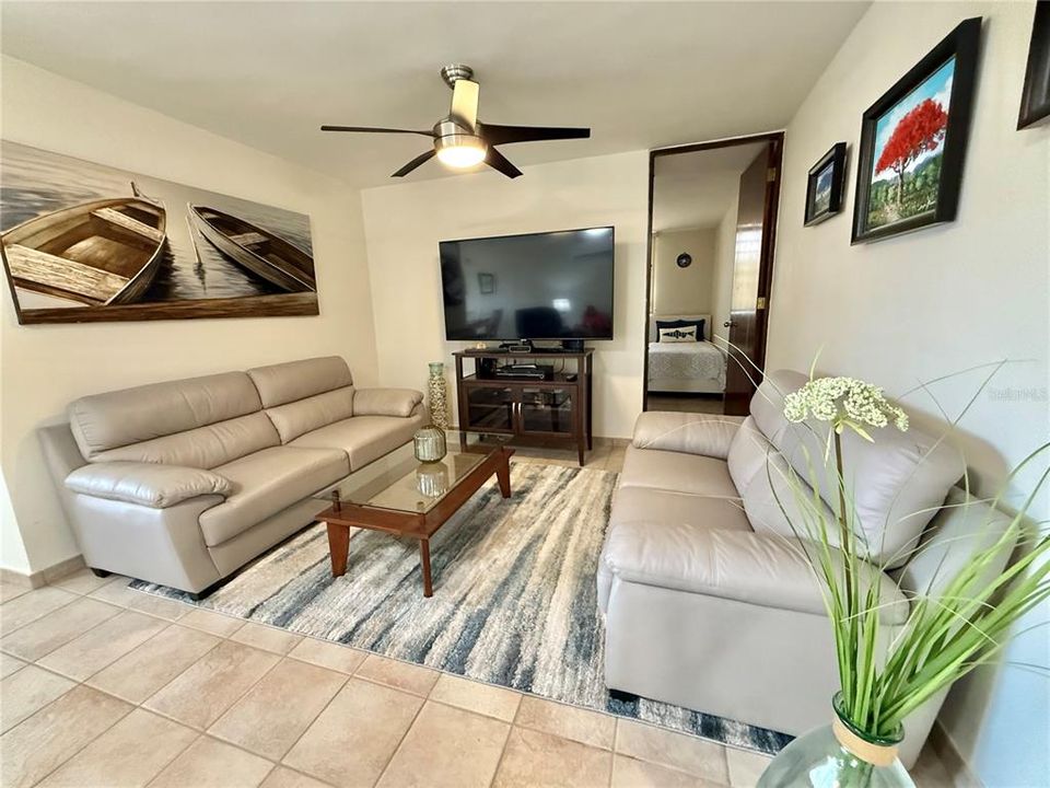 For Sale: $500,000 (2 beds, 2 baths, 1502 Square Feet)