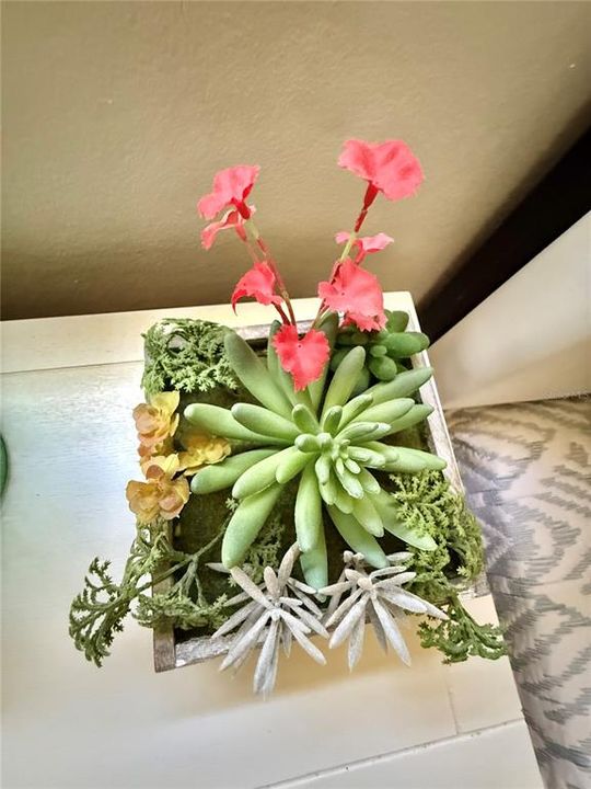 For Sale: $500,000 (2 beds, 2 baths, 1502 Square Feet)