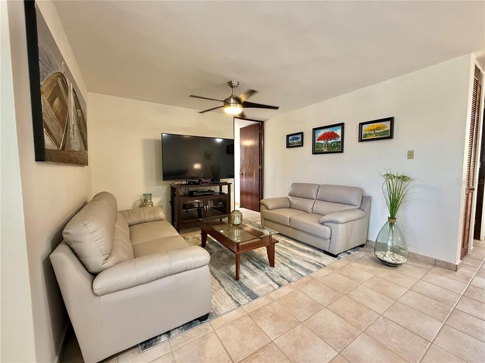 For Sale: $500,000 (2 beds, 2 baths, 1502 Square Feet)