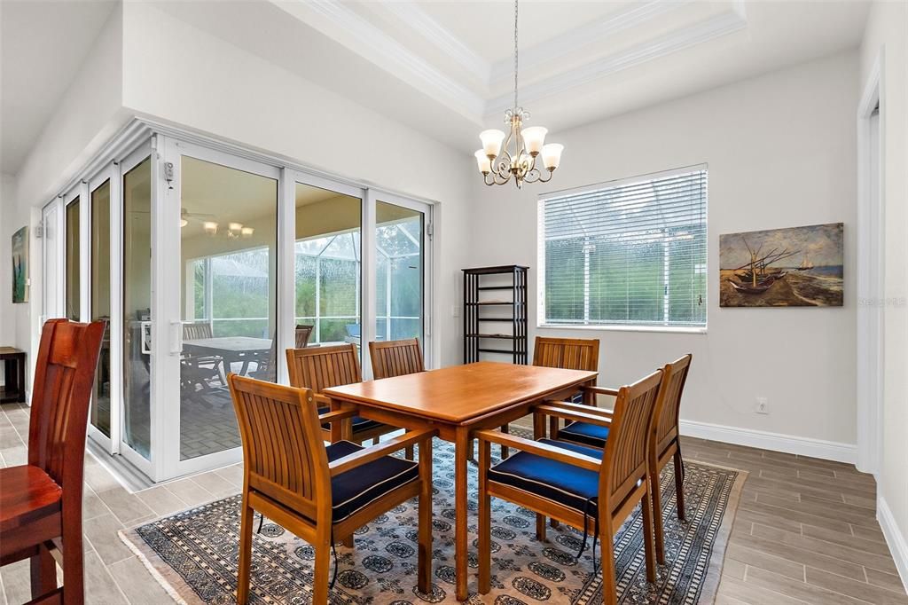 Activo con contrato: $425,000 (3 camas, 2 baños, 2058 Pies cuadrados)