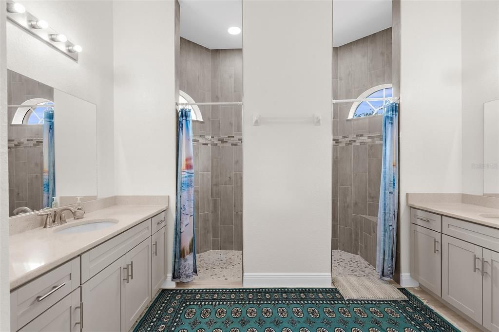 Activo con contrato: $425,000 (3 camas, 2 baños, 2058 Pies cuadrados)