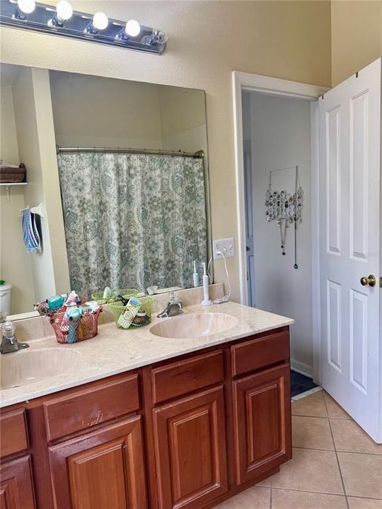 For Sale: $335,000 (3 beds, 2 baths, 1452 Square Feet)