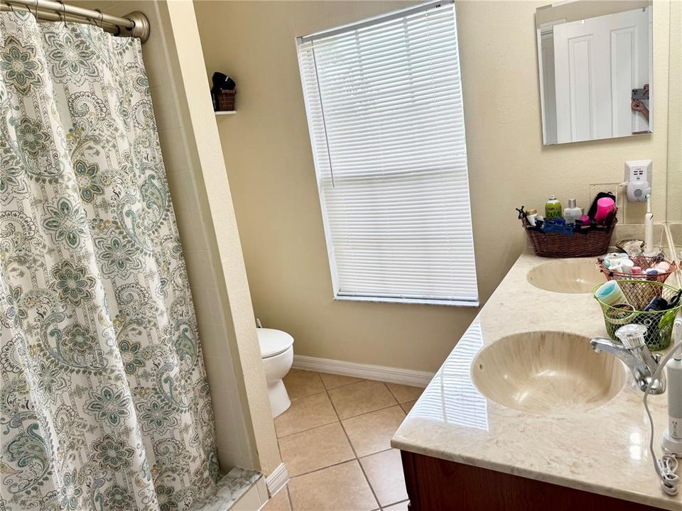 For Sale: $335,000 (3 beds, 2 baths, 1452 Square Feet)