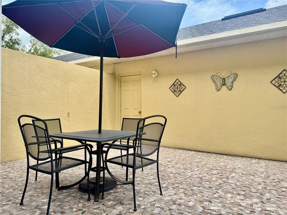 For Sale: $335,000 (3 beds, 2 baths, 1452 Square Feet)