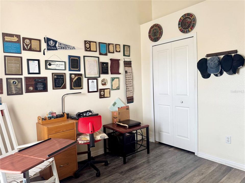 For Sale: $335,000 (3 beds, 2 baths, 1452 Square Feet)