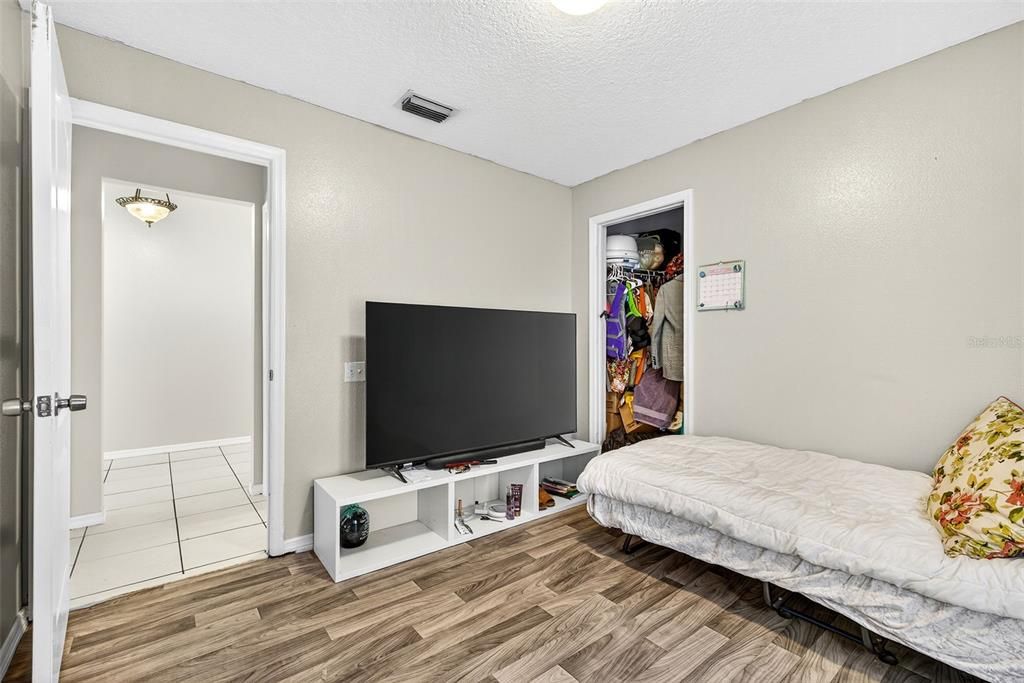 For Sale: $379,000 (3 beds, 2 baths, 1515 Square Feet)