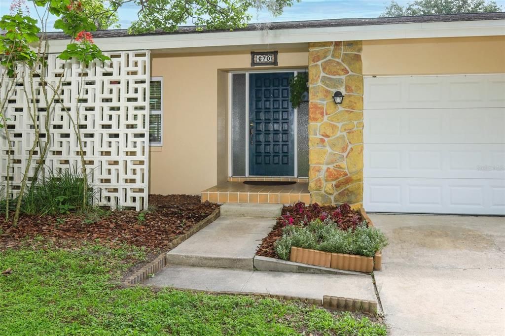 Active With Contract: $469,000 (3 beds, 2 baths, 1730 Square Feet)