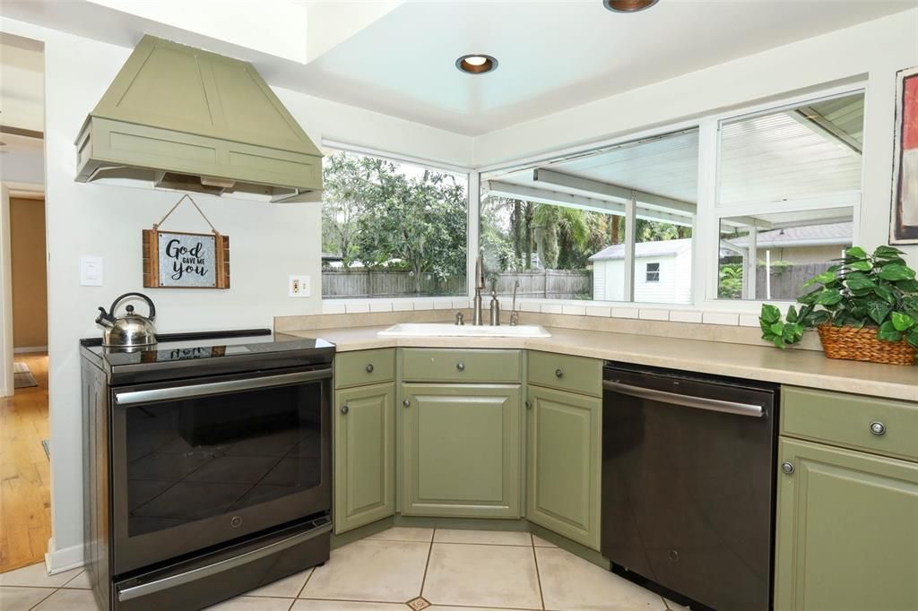 Active With Contract: $469,000 (3 beds, 2 baths, 1730 Square Feet)