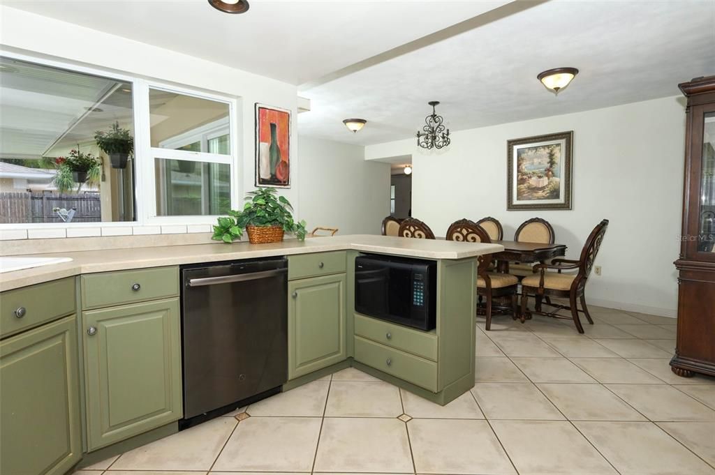 Active With Contract: $469,000 (3 beds, 2 baths, 1730 Square Feet)