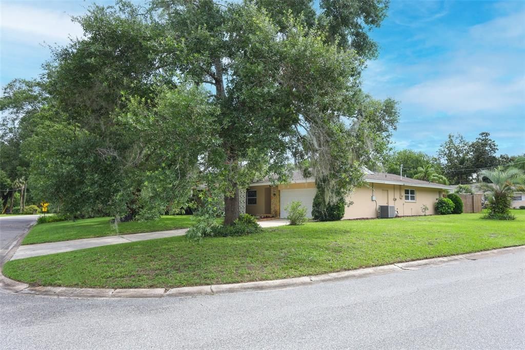 Active With Contract: $469,000 (3 beds, 2 baths, 1730 Square Feet)