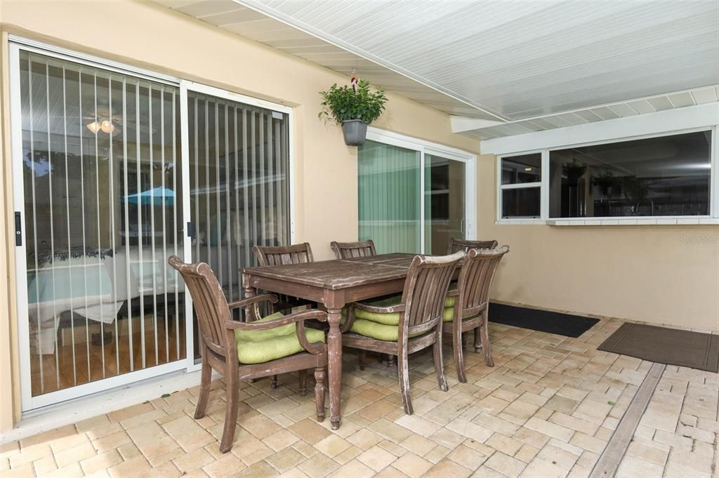 Active With Contract: $469,000 (3 beds, 2 baths, 1730 Square Feet)