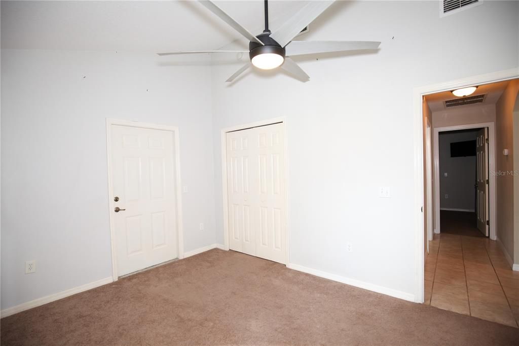 合同活跃: $285,000 (2 贝兹, 2 浴室, 1664 平方英尺)