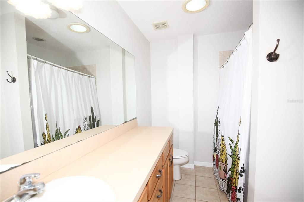 合同活跃: $285,000 (2 贝兹, 2 浴室, 1664 平方英尺)