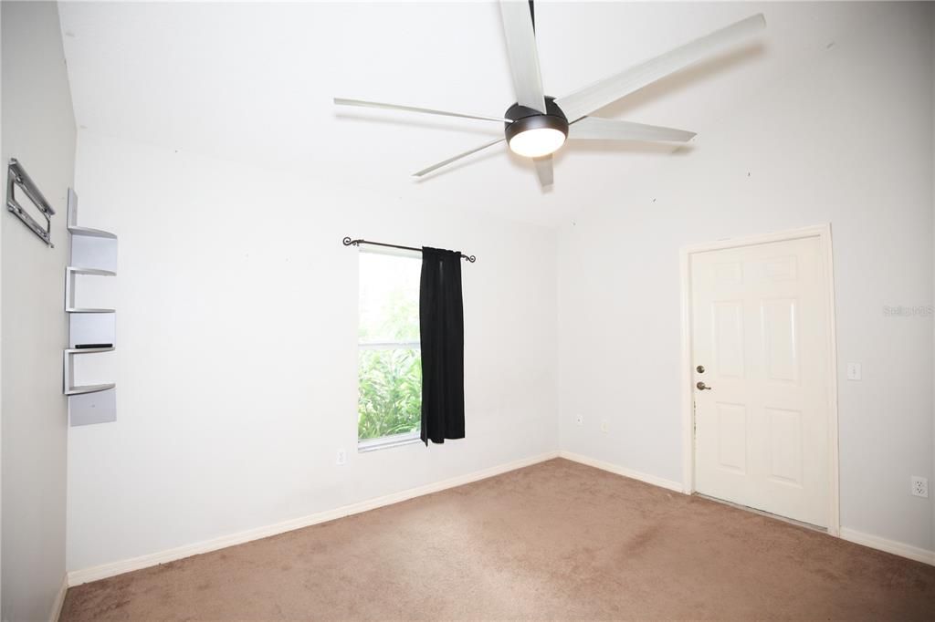 合同活跃: $285,000 (2 贝兹, 2 浴室, 1664 平方英尺)