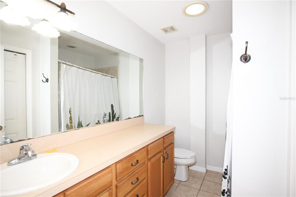 合同活跃: $285,000 (2 贝兹, 2 浴室, 1664 平方英尺)