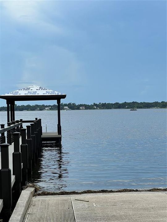 Под контрактом: $1,350,000 (4 спален, 3 ванн, 3888 Квадратных фут)