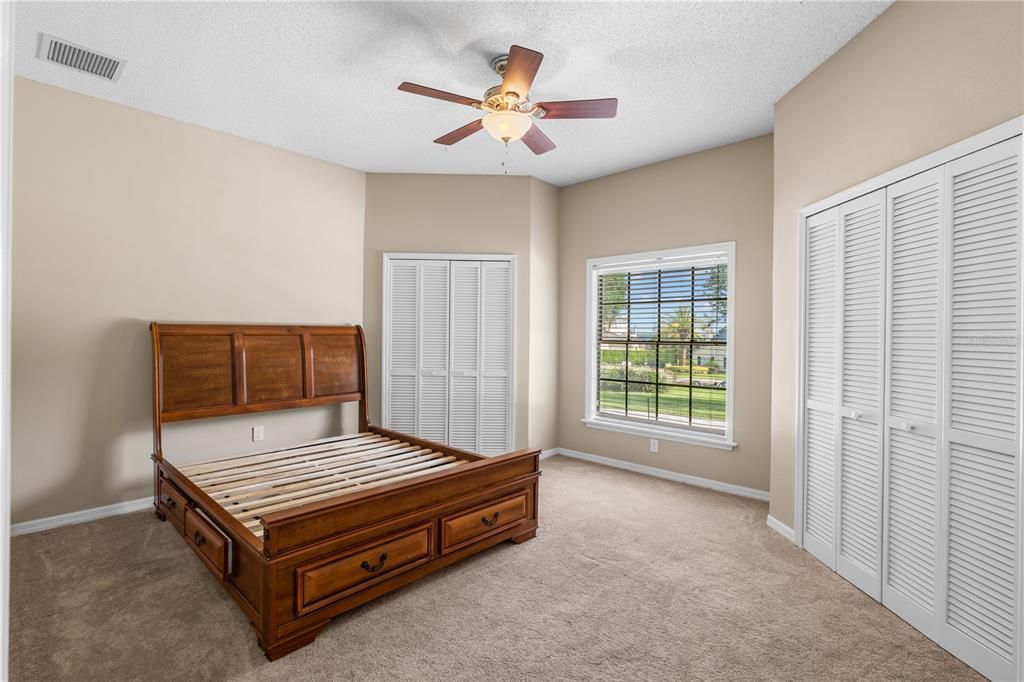 Под контрактом: $1,350,000 (4 спален, 3 ванн, 3888 Квадратных фут)