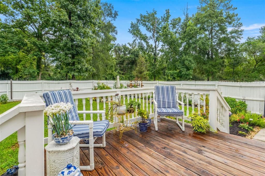 合同活跃: $230,000 (3 贝兹, 2 浴室, 1512 平方英尺)