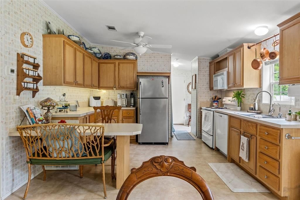 合同活跃: $230,000 (3 贝兹, 2 浴室, 1512 平方英尺)