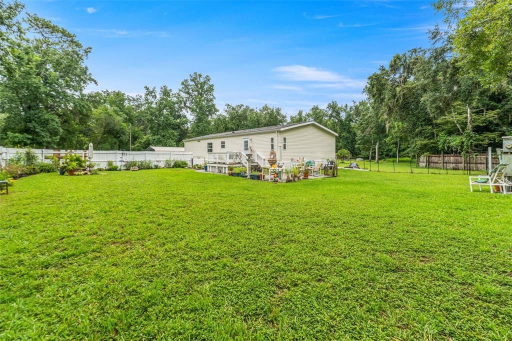 合同活跃: $230,000 (3 贝兹, 2 浴室, 1512 平方英尺)