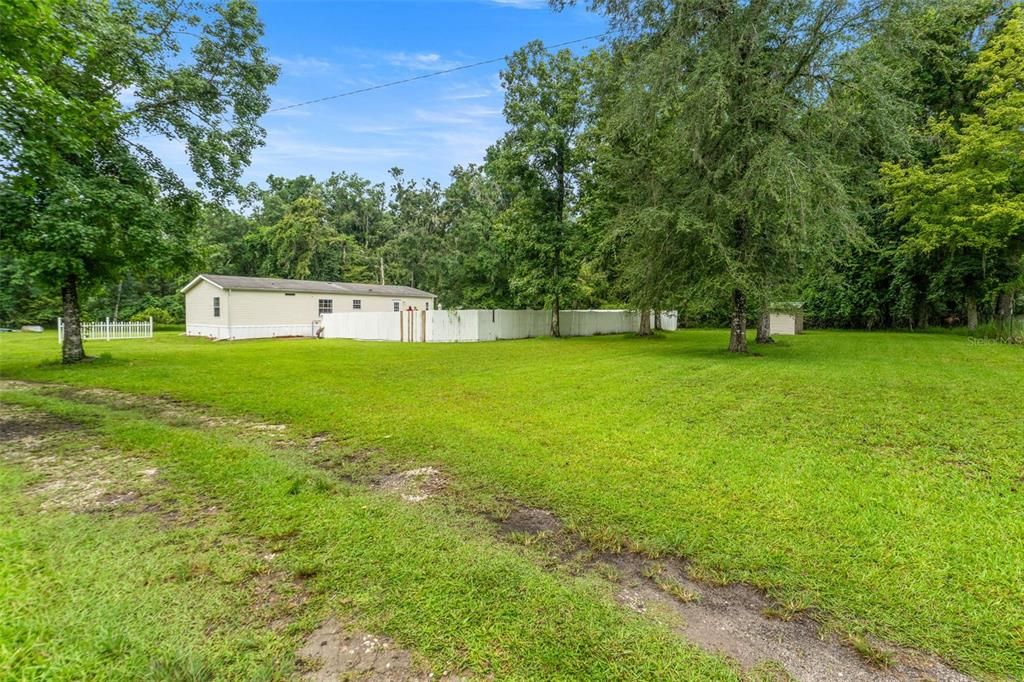 合同活跃: $230,000 (3 贝兹, 2 浴室, 1512 平方英尺)