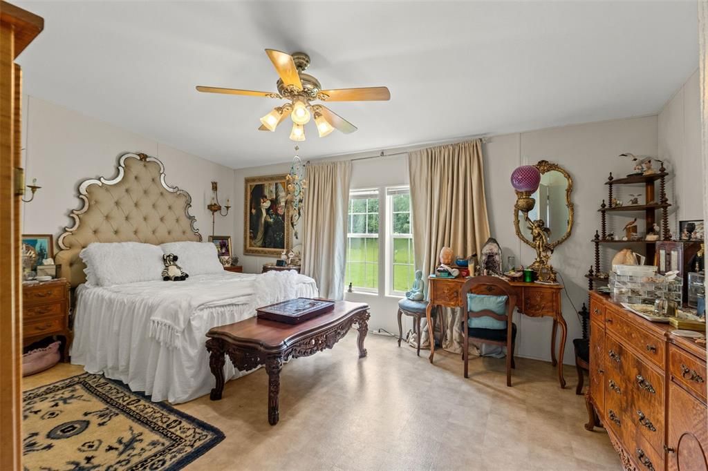 合同活跃: $230,000 (3 贝兹, 2 浴室, 1512 平方英尺)