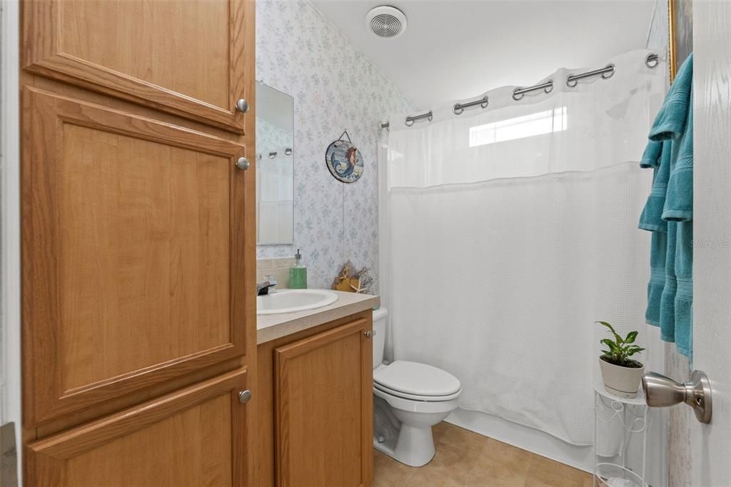 合同活跃: $230,000 (3 贝兹, 2 浴室, 1512 平方英尺)