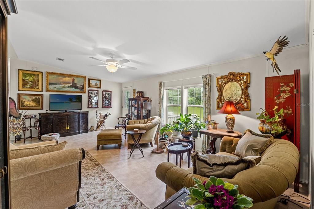 合同活跃: $230,000 (3 贝兹, 2 浴室, 1512 平方英尺)